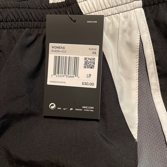 Womens Nike Running Shorts - Picture 3 of 3